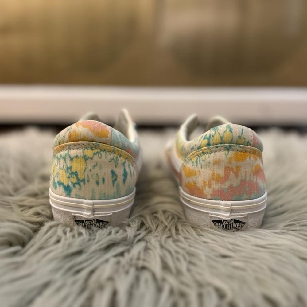 Vans - Picture 3 of 7